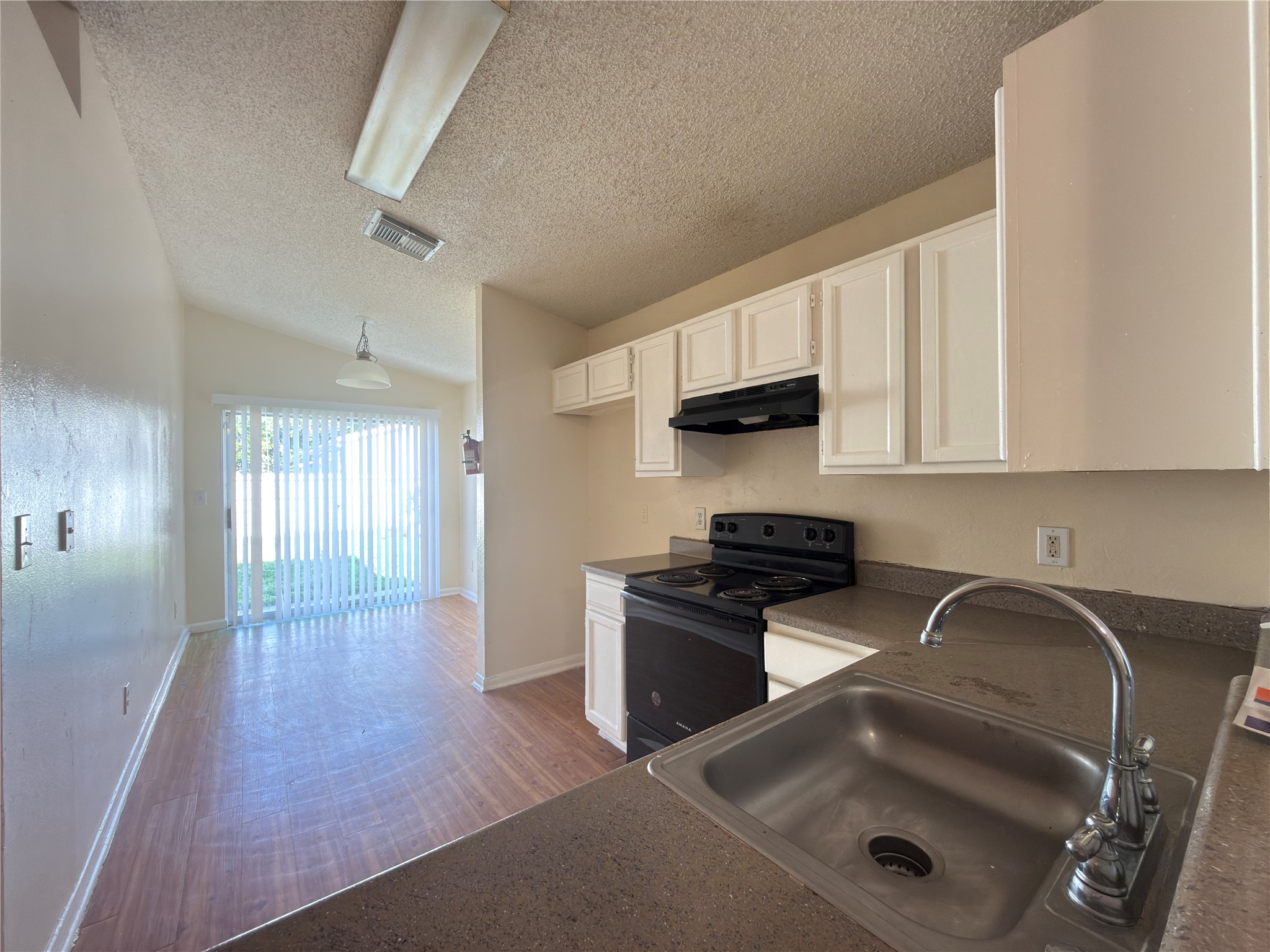 15743 Ridgegate Road Houston, TX 77053 - Photo 6 of 16