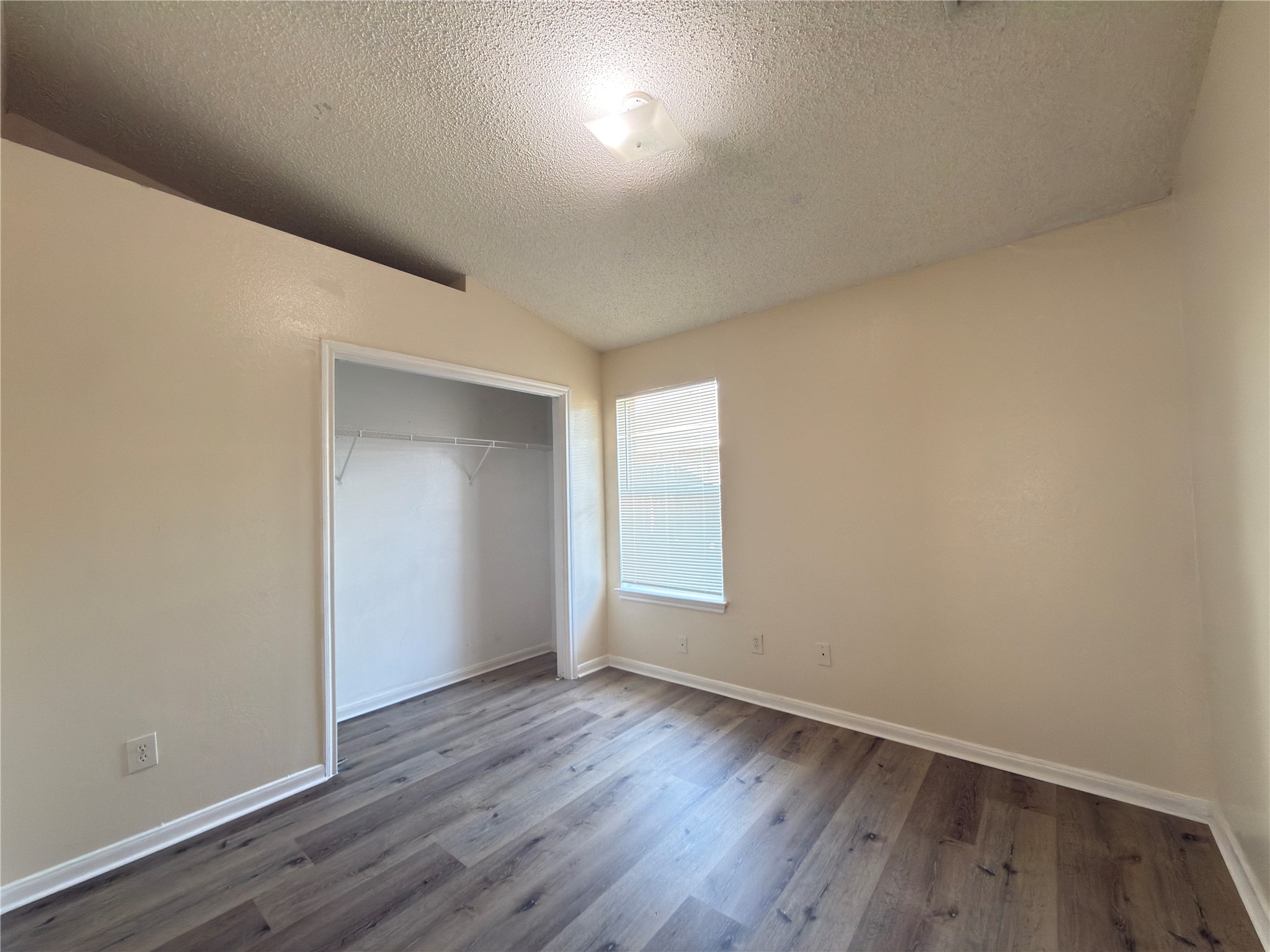 15743 Ridgegate Road Houston, TX 77053 - Photo 10 of 16