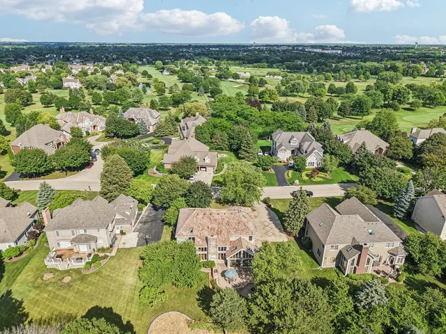 $849,900 | 641 Mason Lane, Lake In The Hills, IL 60156