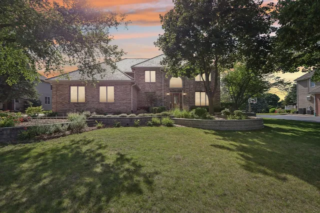 $849,900 | 641 Mason Lane, Lake In The Hills, IL 60156