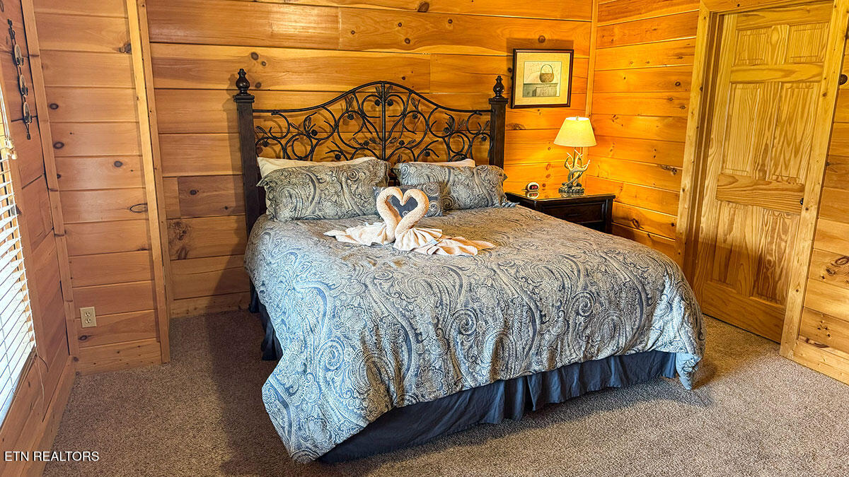 1352 Timberwolf Way Sevierville, TN 37876 - Photo 15 of 41 rental-cabin-17