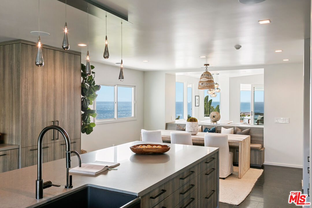 31558 Victoria Point Road Malibu, CA 90265 - Photo 23 of 55