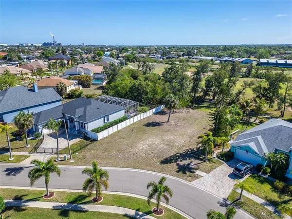 $165,000 | 806 Greenview Drive, Apollo Beach, FL 33572