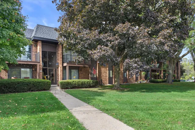 $195,000 | 5175 South Root River Parkway, Unit 6, Greenfield, WI 53228