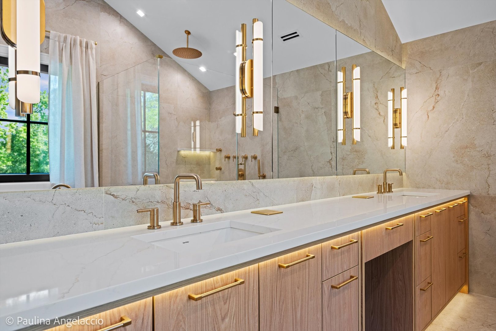 699 Plum Tree Road Barrington Hills, IL 60010 - Photo 44 of 84 a bathroom with a sink and a large mirror