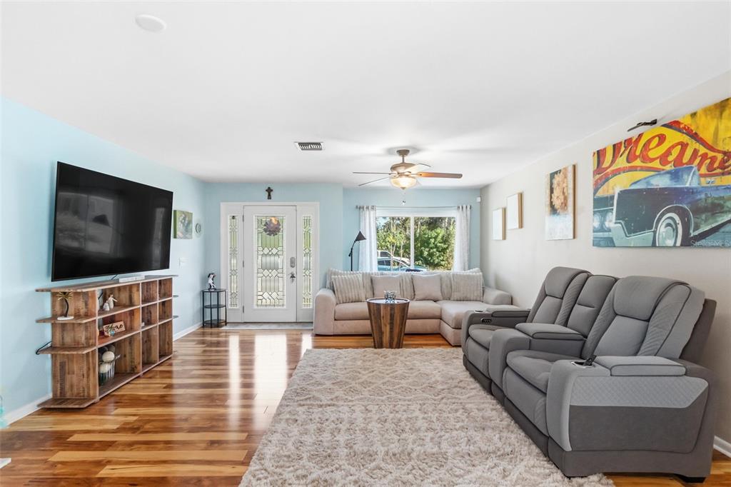 3180 Indra Road Venice, FL 34293 - Photo 5 of 56