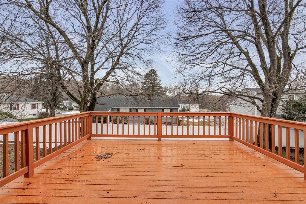 396 Oak Street Methuen, MA 01844 - Photo 7 of 42