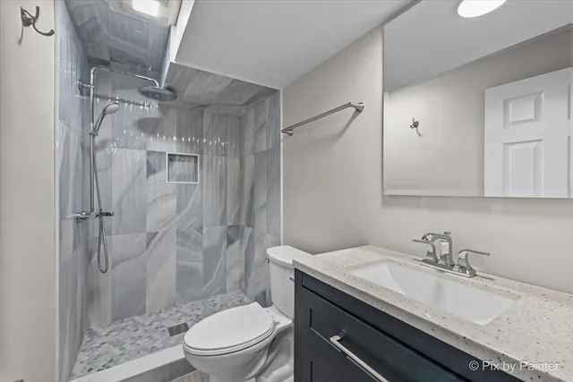 $319,000 | 14 Lakewood Drive, Oakwood Hills, IL 60013