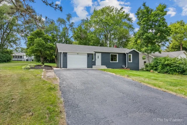 $319,000 | 14 Lakewood Drive, Oakwood Hills, IL 60013