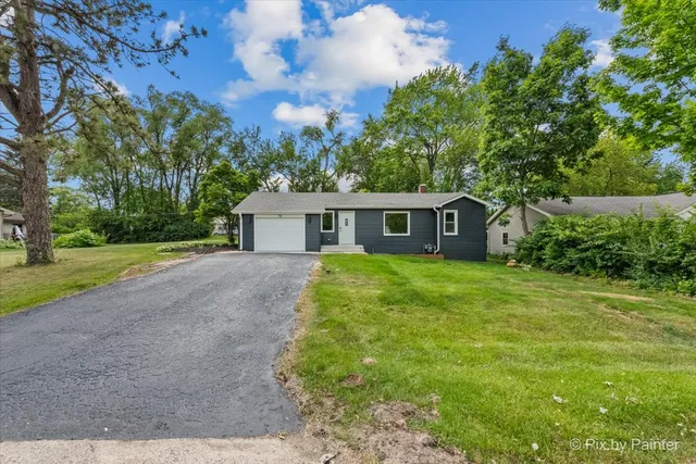 $319,000 | 14 Lakewood Drive, Oakwood Hills, IL 60013