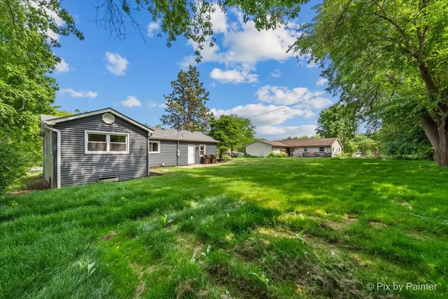 $319,000 | 14 Lakewood Drive, Oakwood Hills, IL 60013