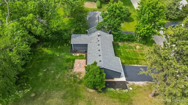 $319,000 | 14 Lakewood Drive, Oakwood Hills, IL 60013