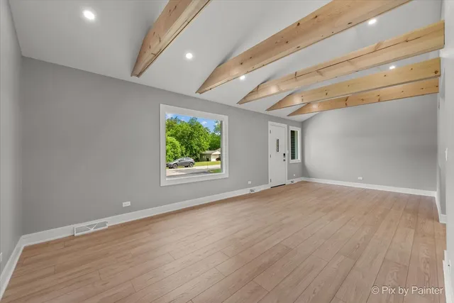 $319,000 | 14 Lakewood Drive, Oakwood Hills, IL 60013