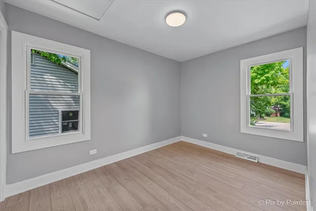 $319,000 | 14 Lakewood Drive, Oakwood Hills, IL 60013