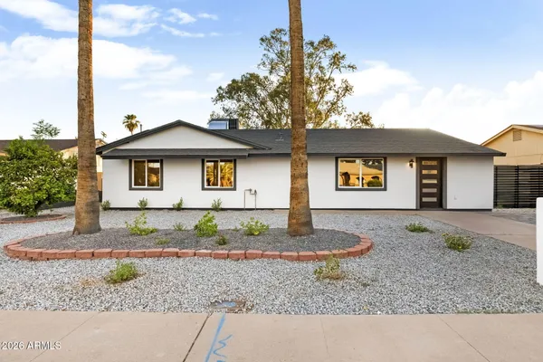 $689,000 | 13238 North 38th Place, Phoenix, AZ 85032