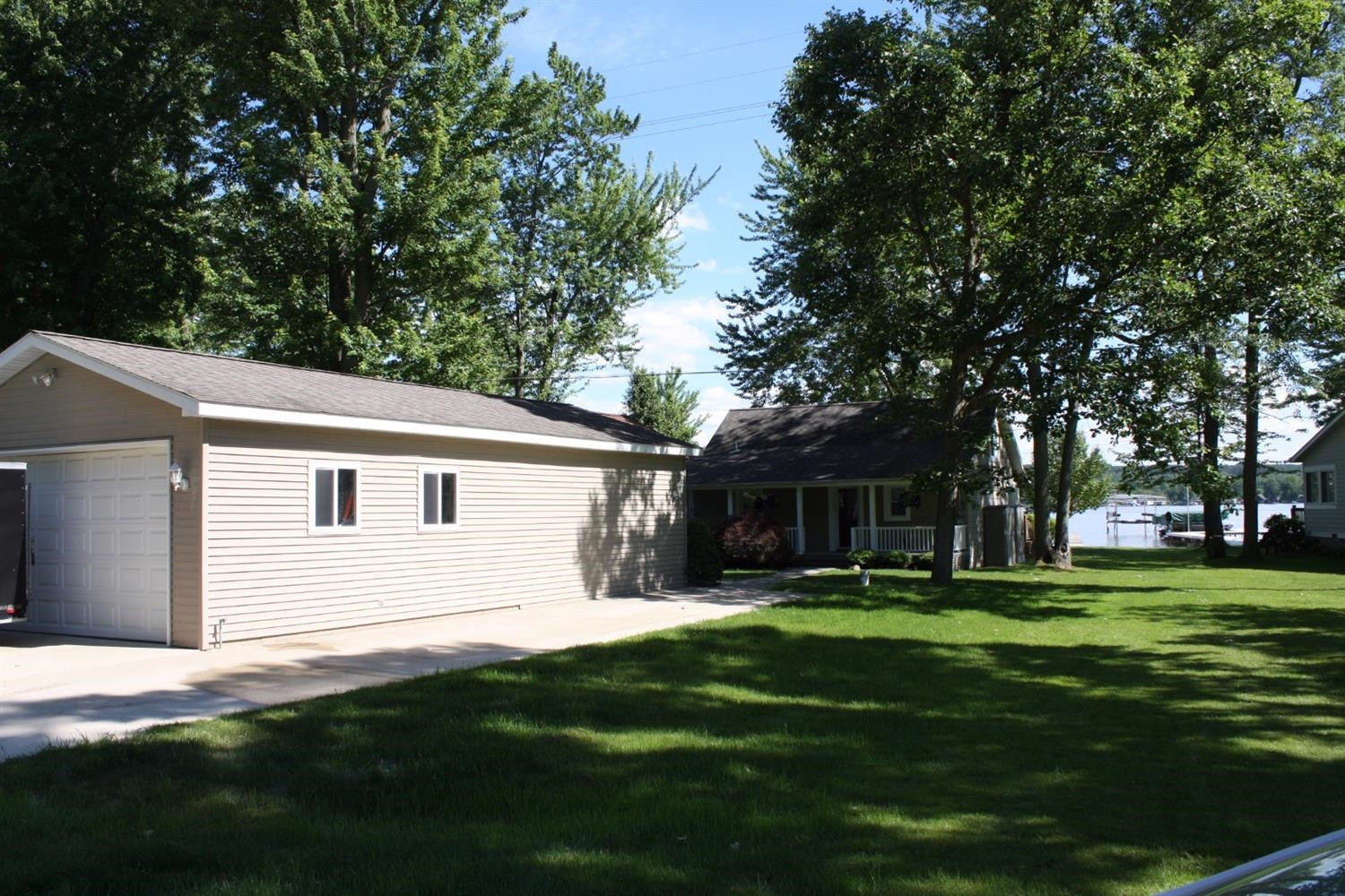 1140 Sarah Pinckney, MI 48169 - Photo 2 of 10 Photo 2