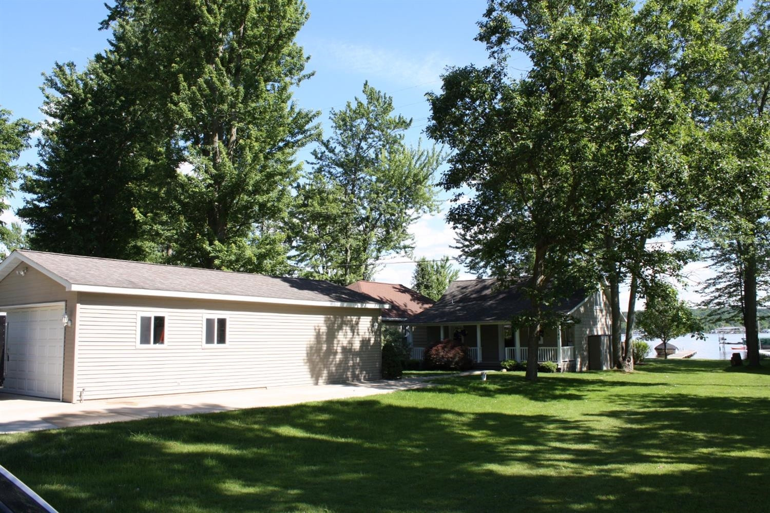 1140 Sarah Pinckney, MI 48169 - Photo 3 of 10 Photo 3