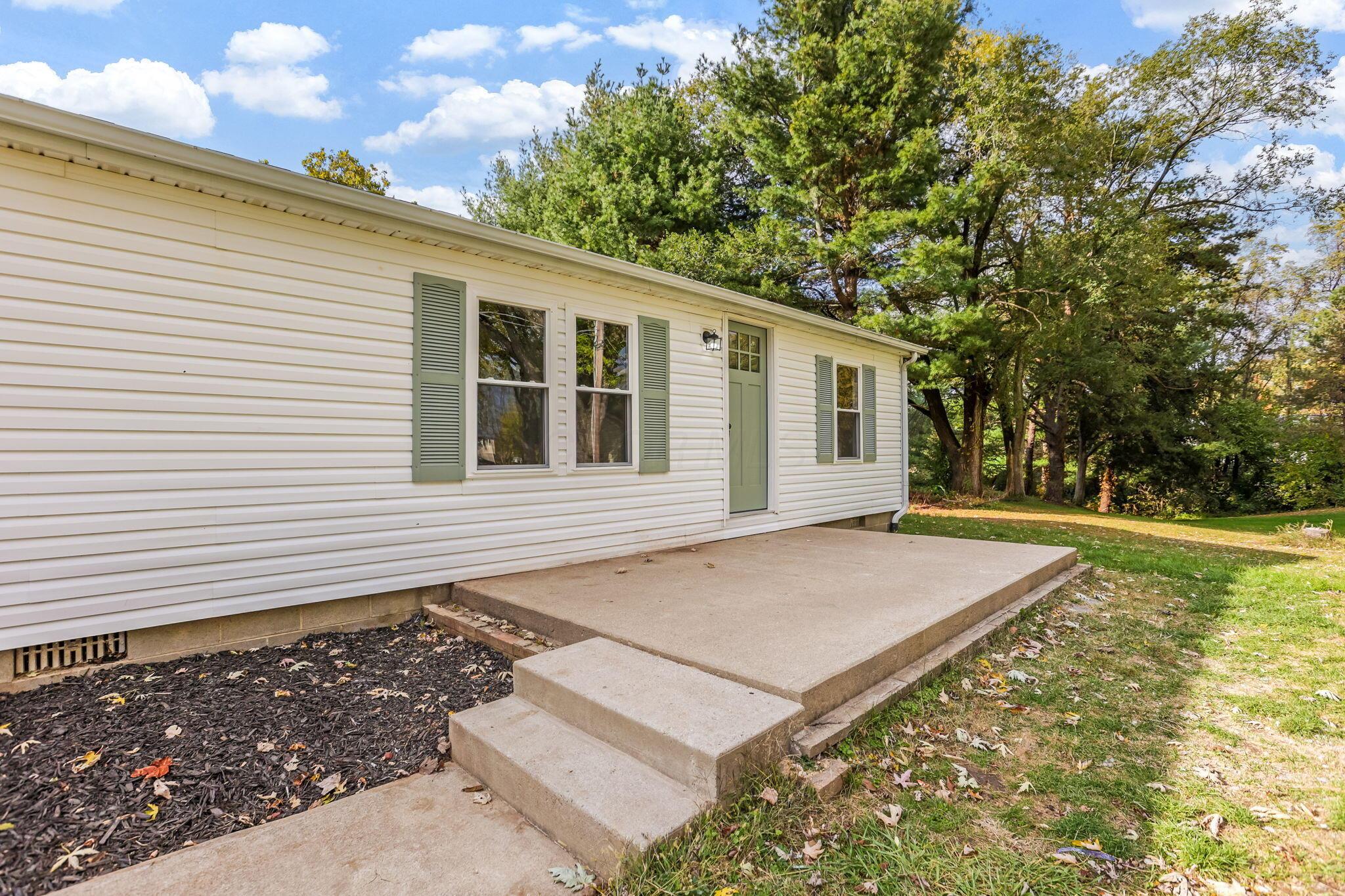 4129 Brook Road Northwest Lancaster, OH 43130 - Photo 2 of 36 4-web-or-mls-SMEP2924