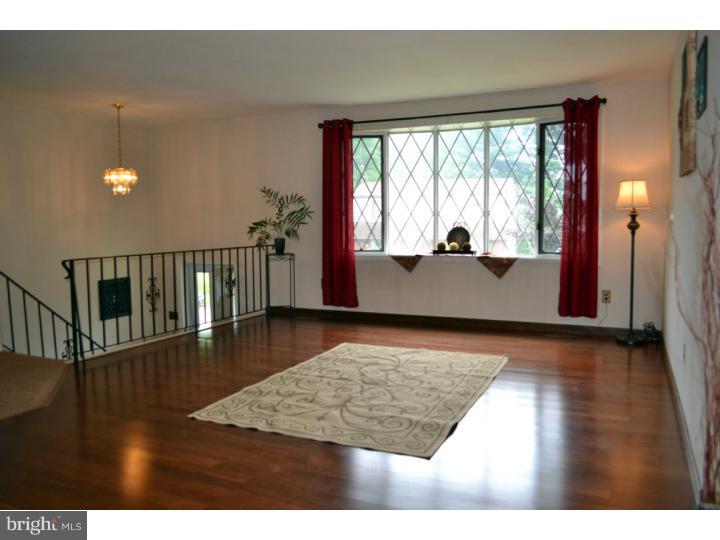76 Dawn Road Levittown, PA 19056 - Photo 2 of 25 Living Room
