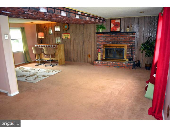 76 Dawn Road Levittown, PA 19056 - Photo 12 of 25 Family Room
