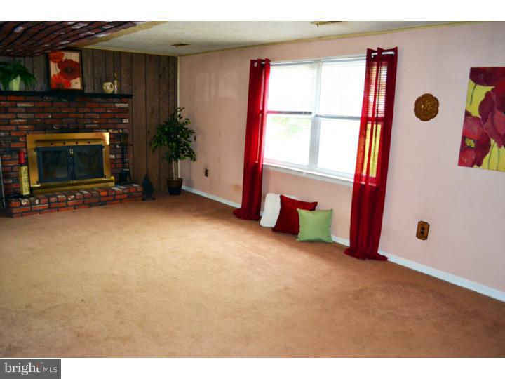 76 Dawn Road Levittown, PA 19056 - Photo 13 of 25 Family Room