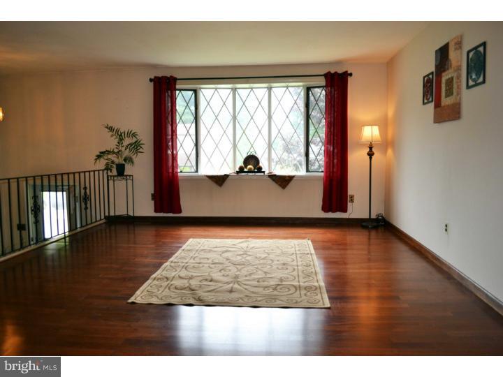 76 Dawn Road Levittown, PA 19056 - Photo 3 of 25 Living Room