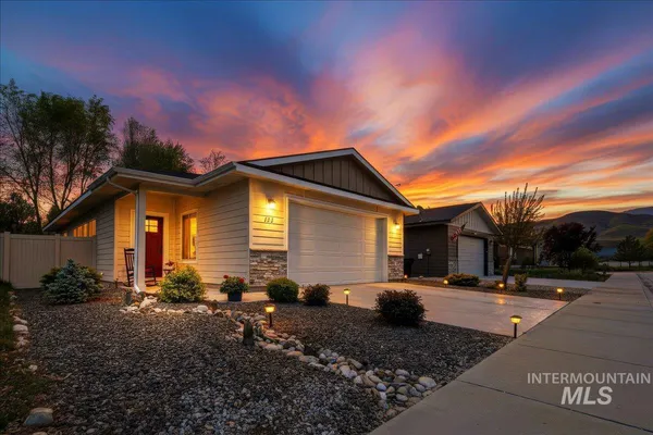 $387,000 | 122 Saddlenotch Drive, Horseshoe Bend, ID 83629