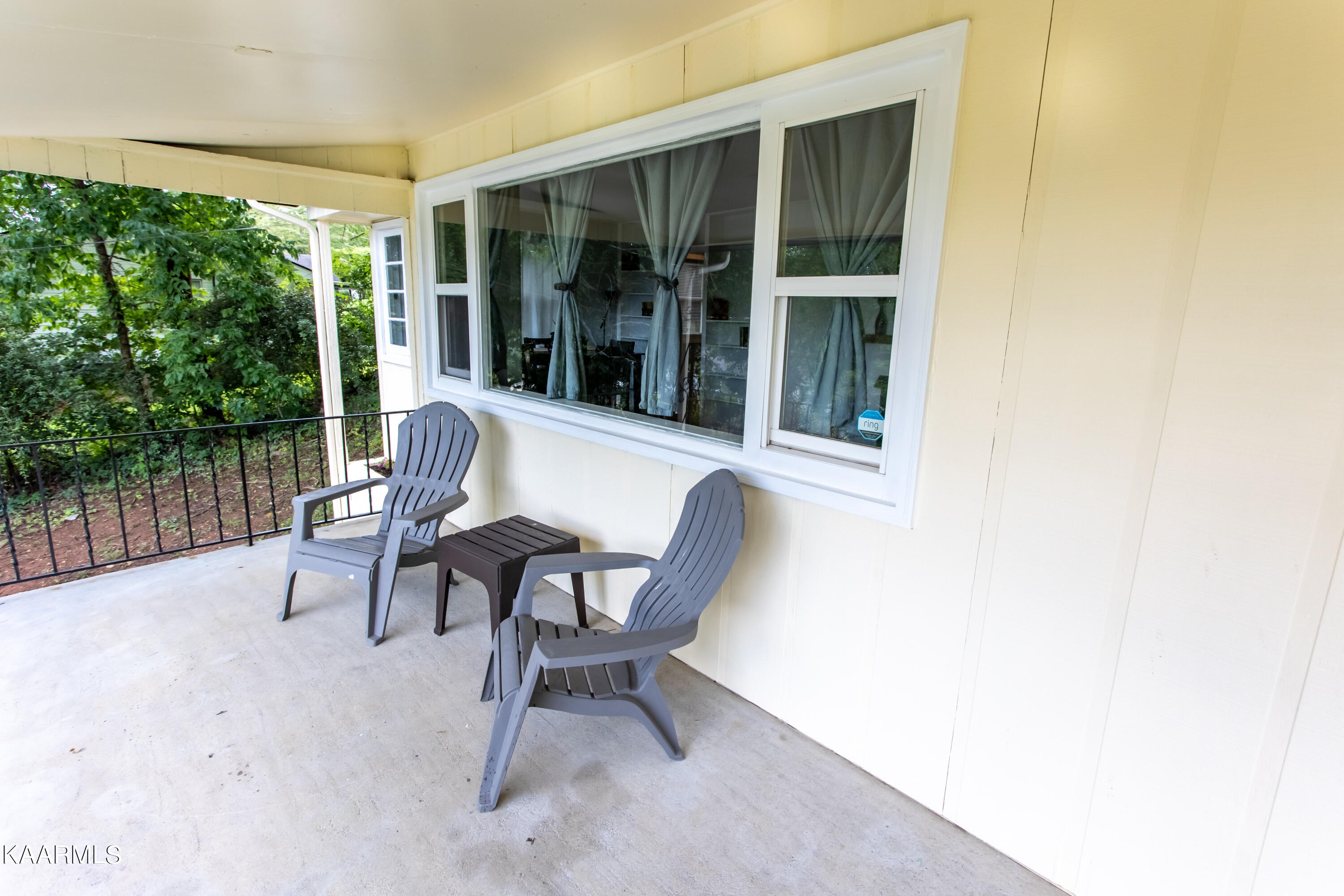 206 Outer Drive Oak Ridge, TN 37830 - Photo 10 of 29 Outer House Front Porch