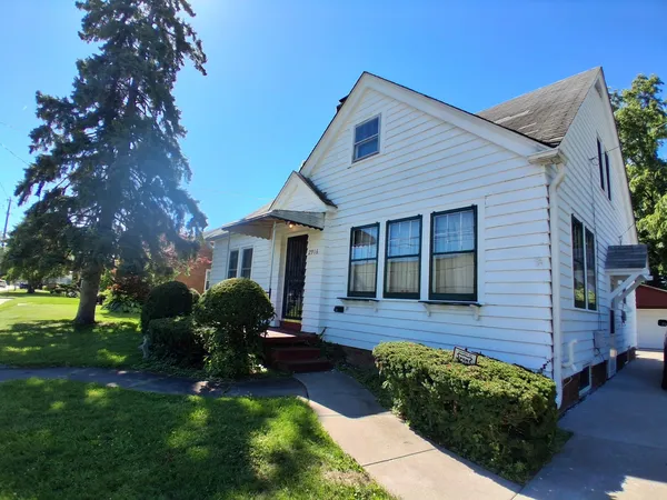 $129,900 | 2916 20th Avenue, Rock Island, IL 61201