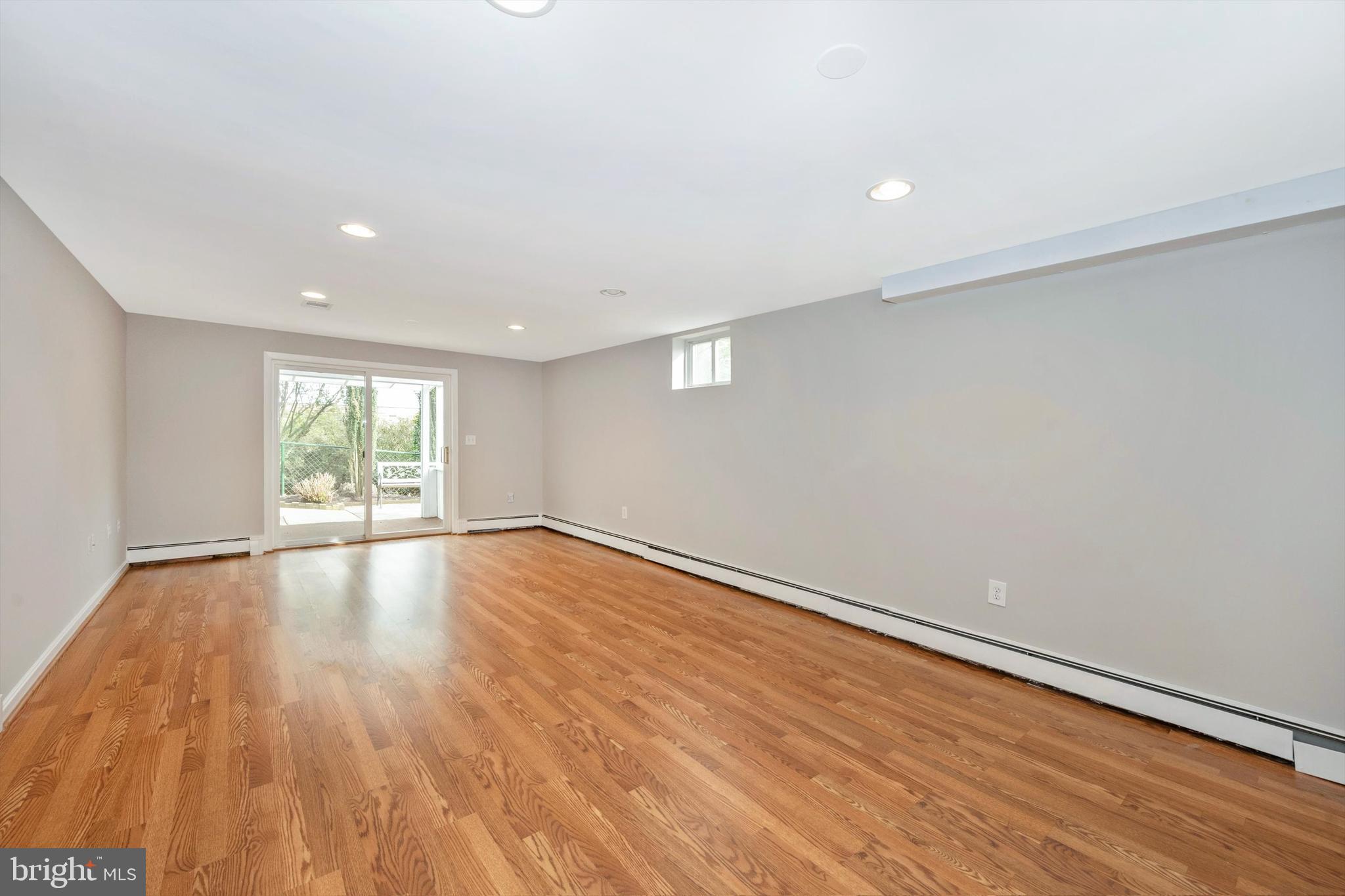 9421 Emory Grove Road Gaithersburg, MD 20877 - Photo 24 of 38 Rec room/grate room lower level