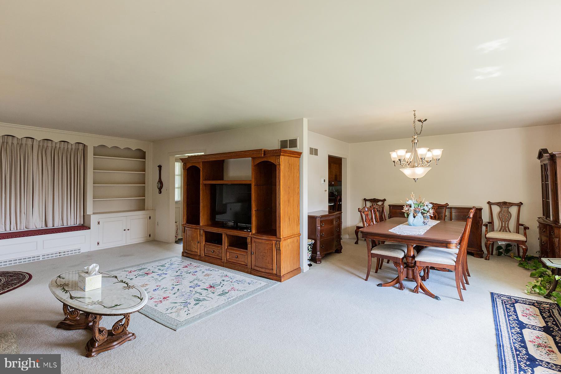 270 Rapho Street Manheim, PA 17545 - Photo 9 of 46 Dining Area