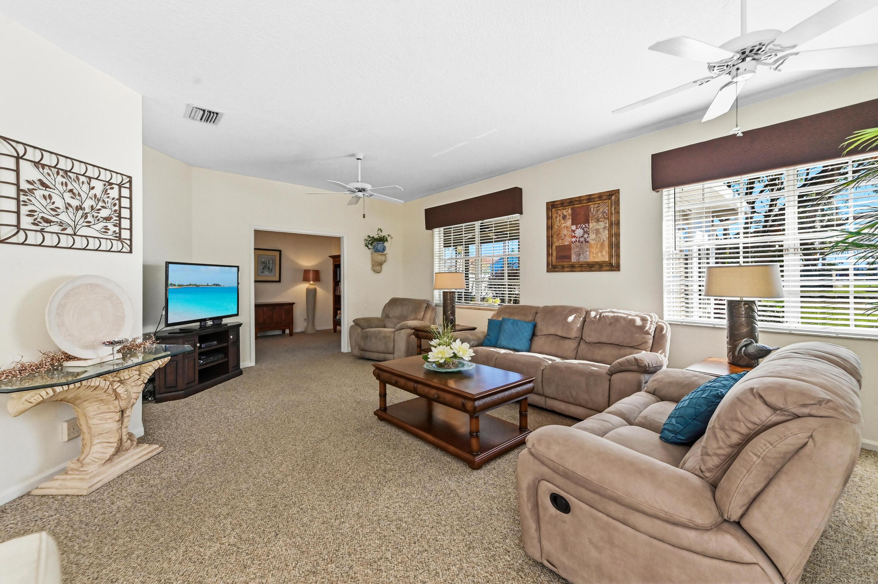 7724 Mansfield Hollow Road Delray Beach, FL 33446 - Photo 11 of 35 Living Room