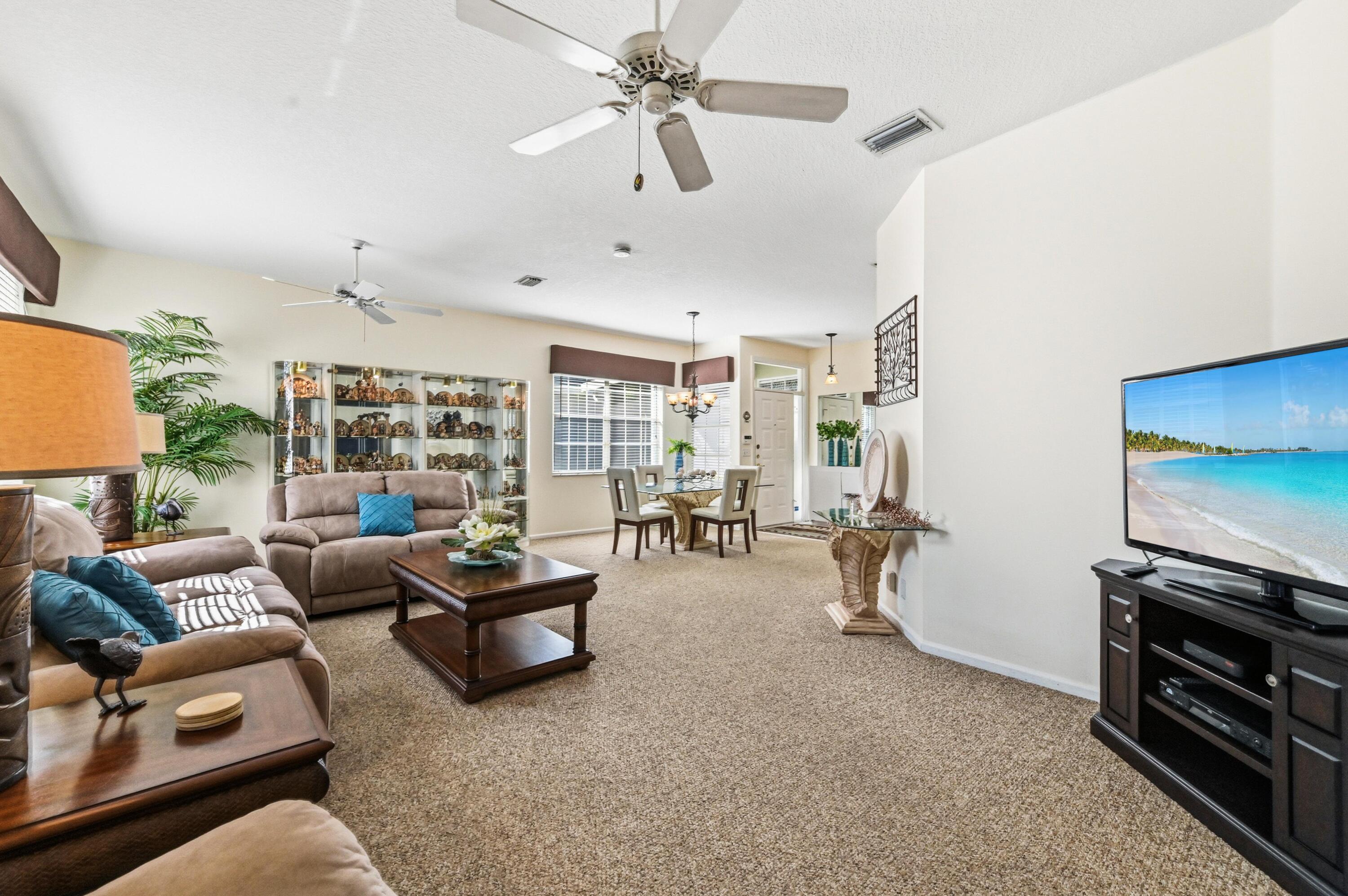 7724 Mansfield Hollow Road Delray Beach, FL 33446 - Photo 30 of 35 Living room
