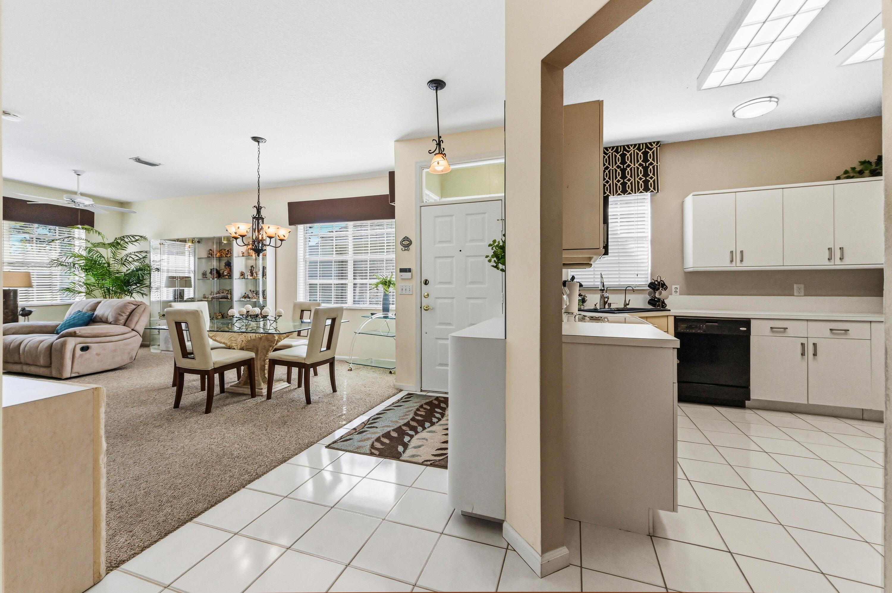 7724 Mansfield Hollow Road Delray Beach, FL 33446 - Photo 10 of 35 Dining / Kitchen