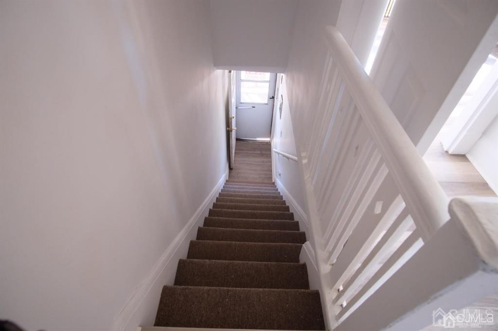 417 Chestnut Street, Unit B Middlesex, NJ 08846 - Photo 3 of 12 a view of entryway