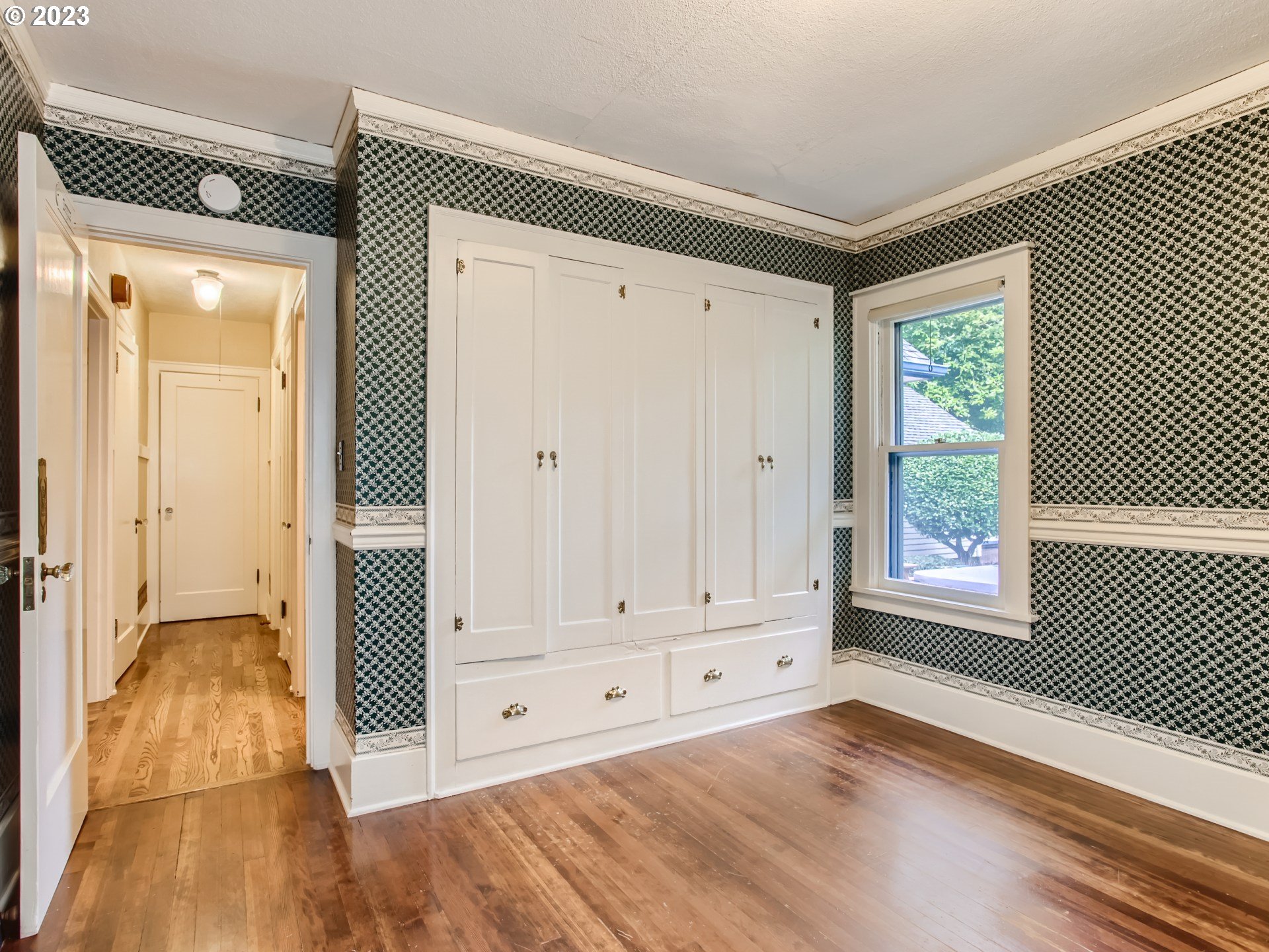 2715 Southwest Taylors Ferry Road Portland, OR 97219 - Photo 12 of 30 Gallery Image 12