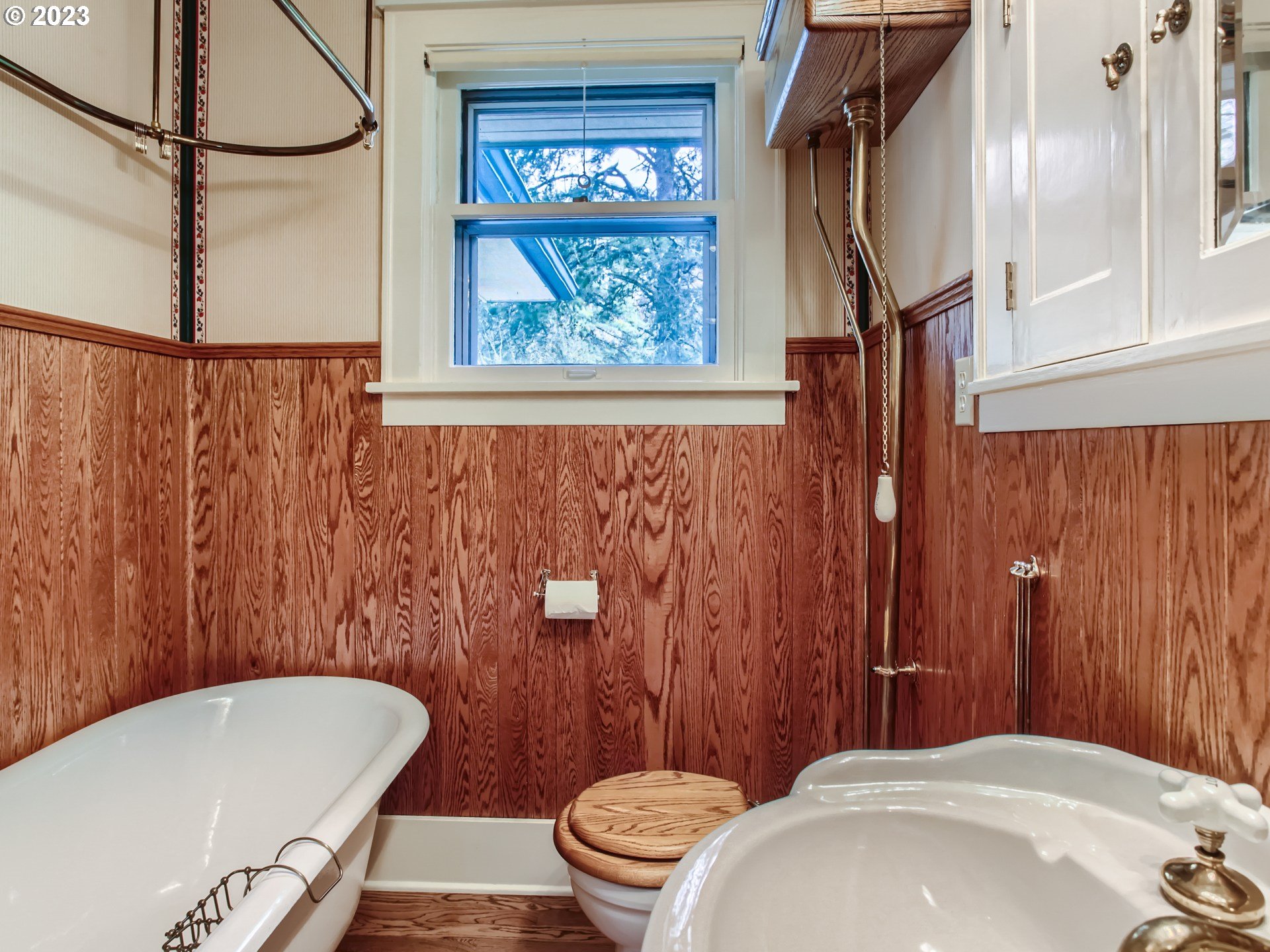 2715 Southwest Taylors Ferry Road Portland, OR 97219 - Photo 15 of 30 Gallery Image 15