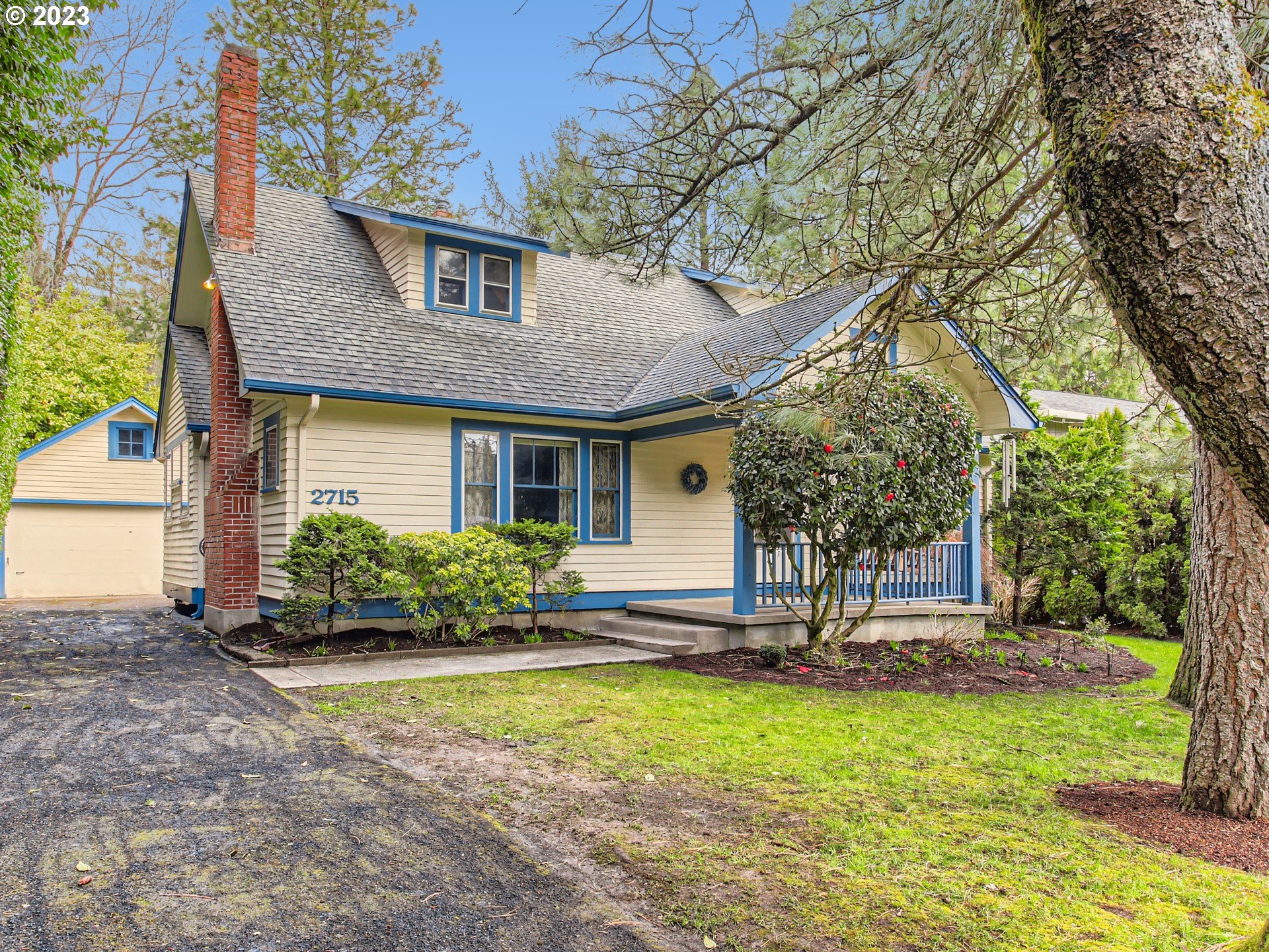 2715 Southwest Taylors Ferry Road Portland, OR 97219 - Photo 2 of 30 Gallery Image 2