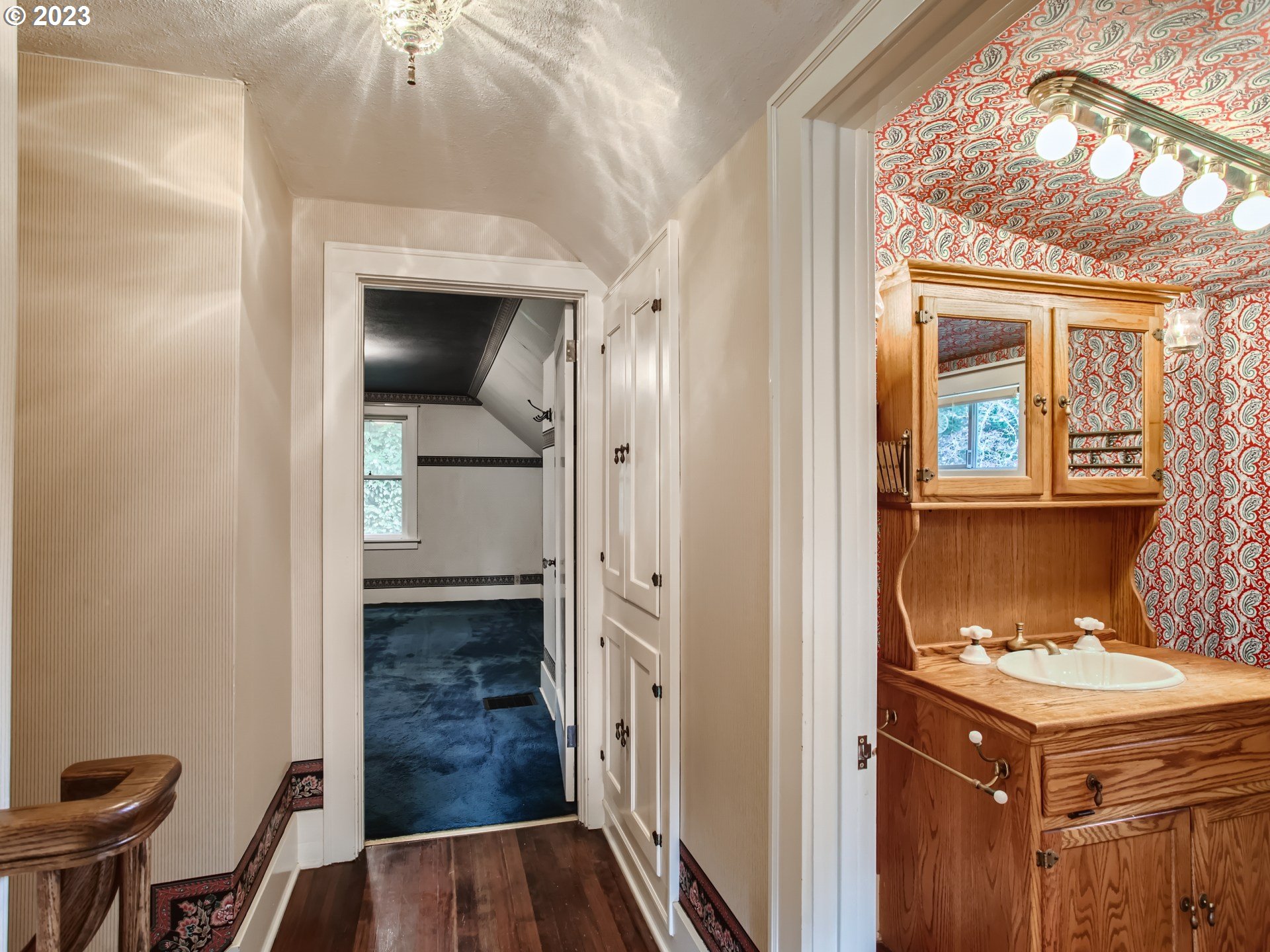 2715 Southwest Taylors Ferry Road Portland, OR 97219 - Photo 21 of 30 Gallery Image 21
