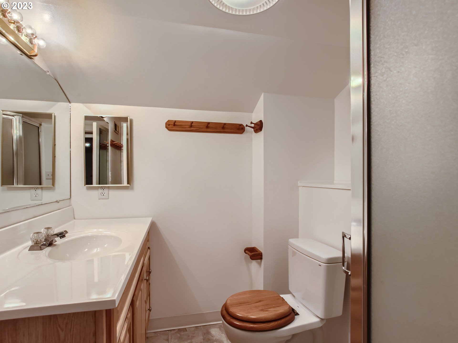 2715 Southwest Taylors Ferry Road Portland, OR 97219 - Photo 22 of 30 Gallery Image 22