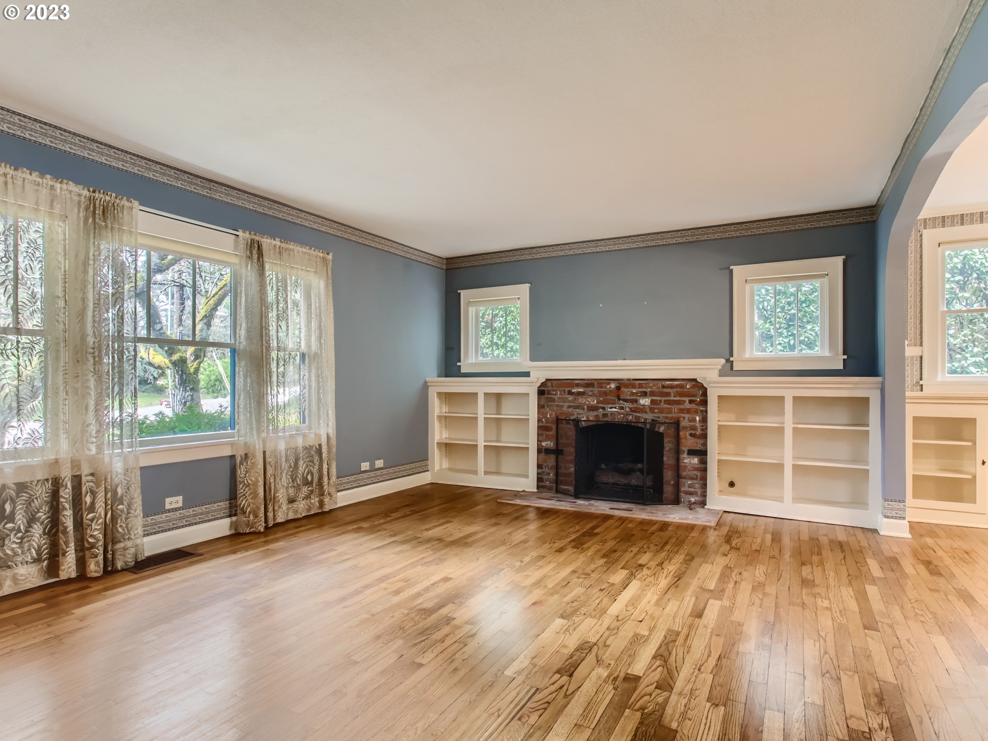2715 Southwest Taylors Ferry Road Portland, OR 97219 - Photo 5 of 30 Gallery Image 5