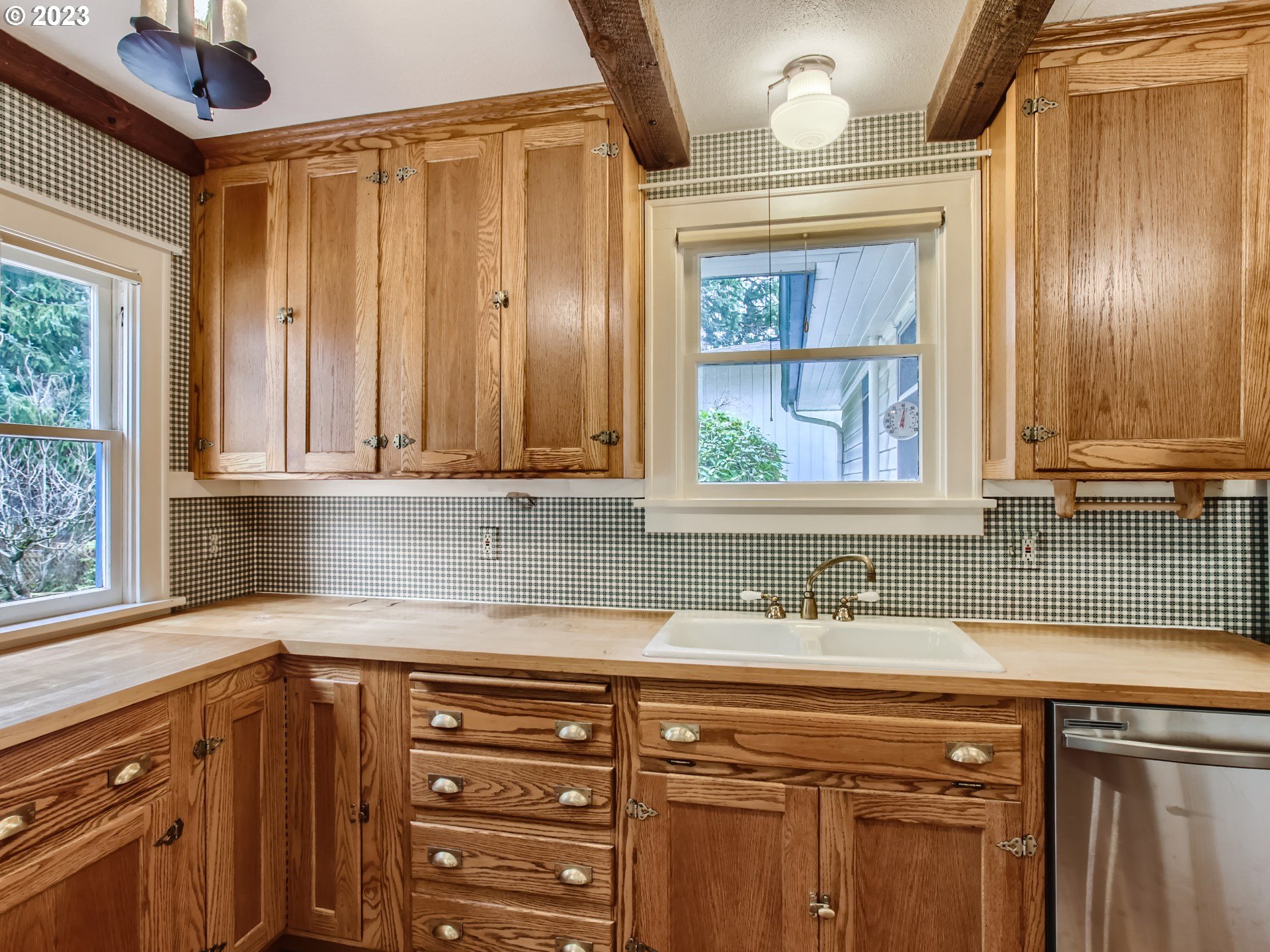 2715 Southwest Taylors Ferry Road Portland, OR 97219 - Photo 10 of 30 Gallery Image 10
