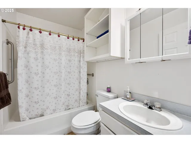 $360,000 | 9620 Wells Landing Road, Independence, OR 97351