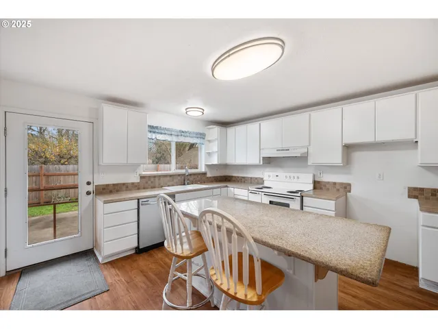 $360,000 | 9620 Wells Landing Road, Independence, OR 97351