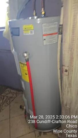 a view of house with a yard