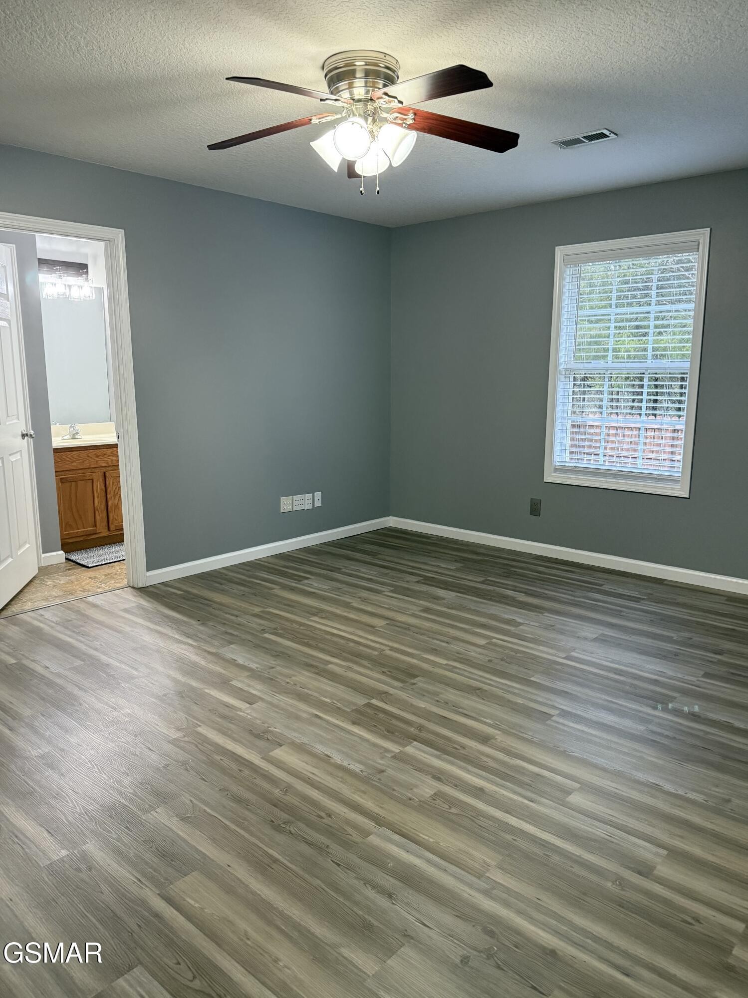 1840 River Poppy Road Mascot, TN 37806 - Photo 5 of 46