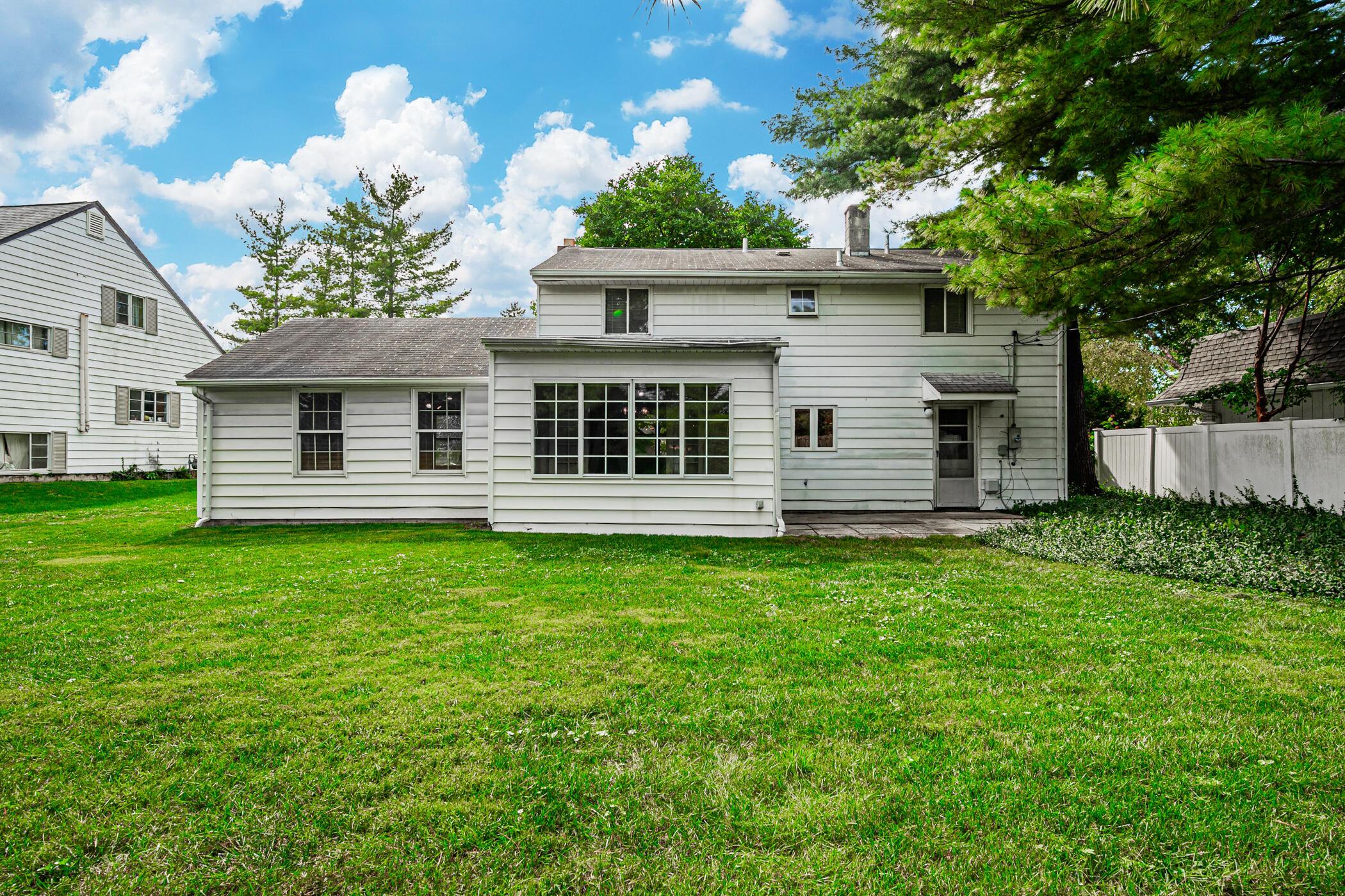 1904 Malvern Road Columbus, OH 43221 - Photo 8 of 55 1904 Malvern Rd 014