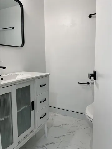 $2,300 | 9455 West Flagler Street, Unit C308, Miami, FL 33174