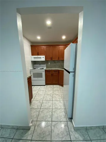 $2,300 | 9455 West Flagler Street, Unit C308, Miami, FL 33174