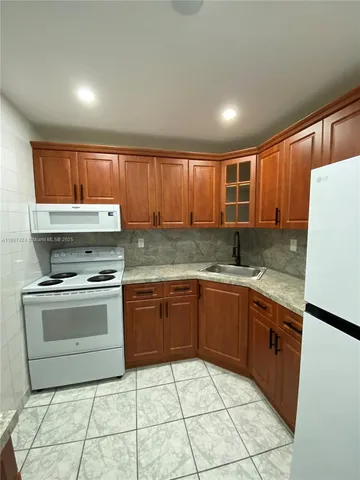 $2,300 | 9455 West Flagler Street, Unit C308, Miami, FL 33174